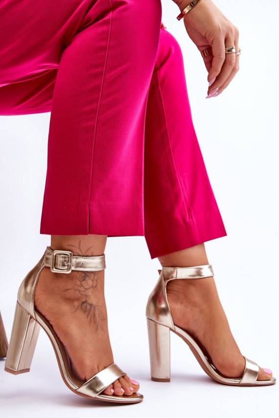 sandaalid kõrge jämeda kontsaga Kuldset värvi Georgina