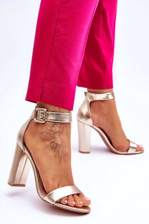 sandaalid kõrge jämeda kontsaga Kuldset värvi Georgina