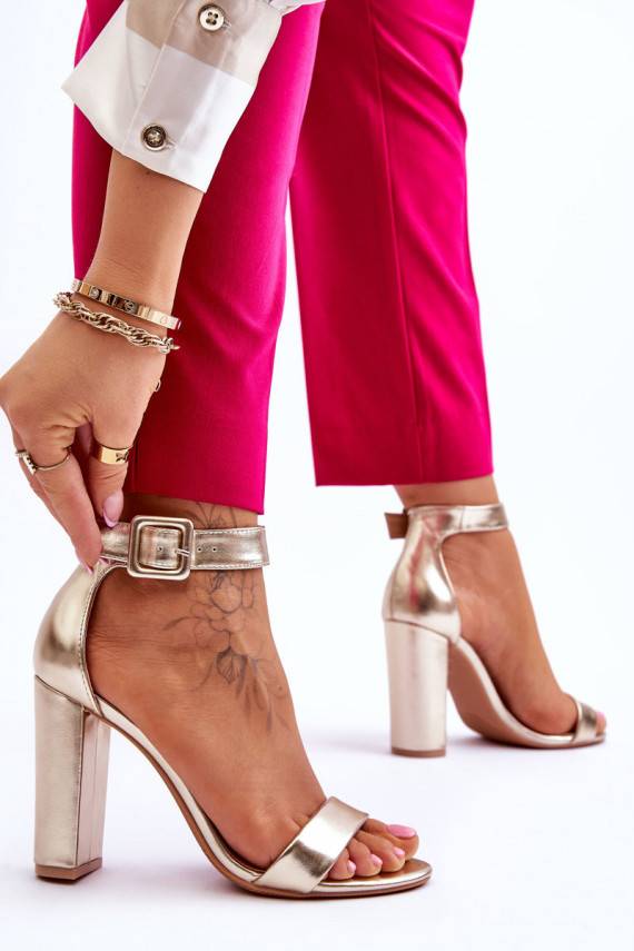 sandaalid kõrge jämeda kontsaga Kuldset värvi Georgina