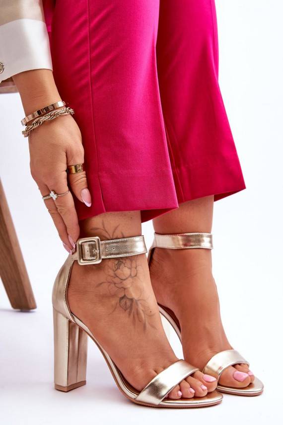 sandaalid kõrge jämeda kontsaga Kuldset värvi Georgina