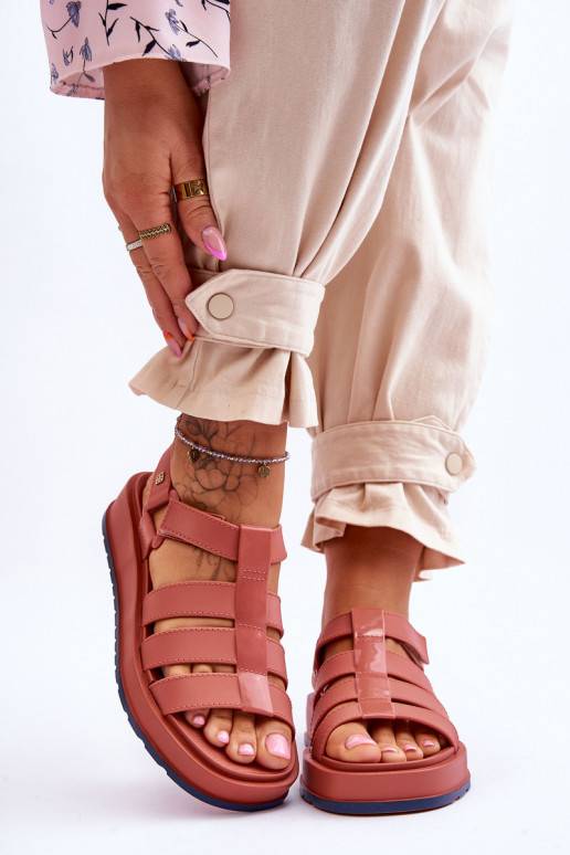   Wegańskie sandaalid krõpsudega kinnitatav  JJ285016 tumeroosad värvi