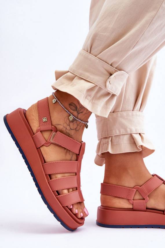   Wegańskie sandaalid krõpsudega kinnitatav  JJ285016 tumeroosad värvi