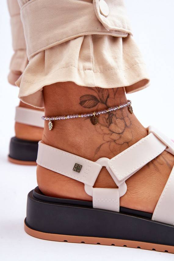   Wegańskie sandaalid krõpsudega kinnitatav  JJ285015 Elevandiluu värvi