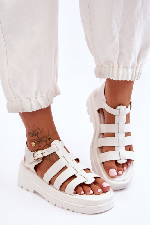Naistesandaalid  rihmadega valget värvi Colet