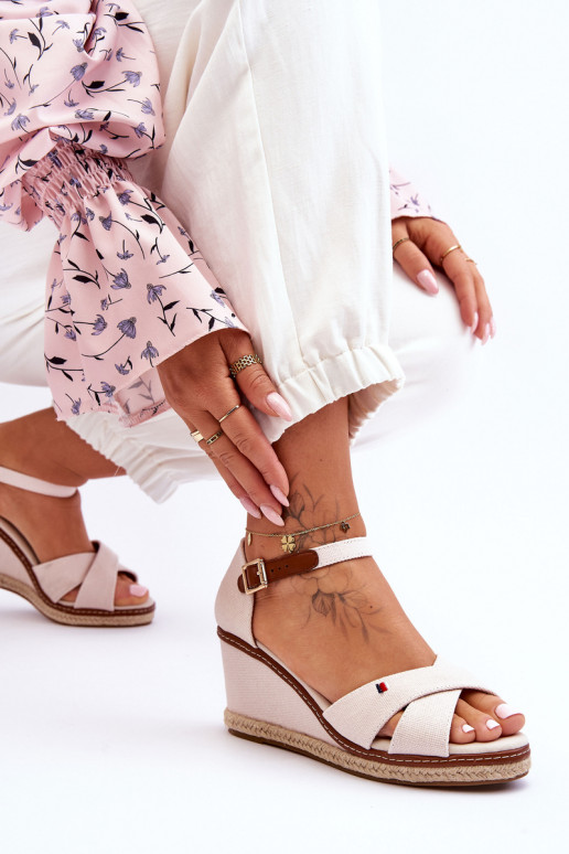   Platvormiga sandaalid Elevandiluu värvi Janet