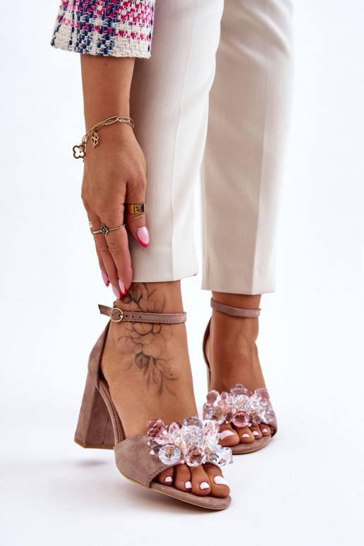 Elegantsed sandaalid läikivad kõrge jämeda kontsaga beeži värvi Cameron