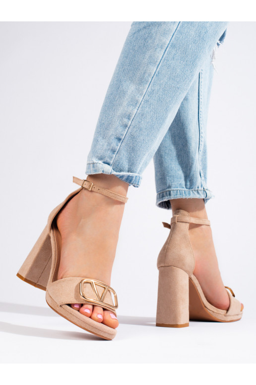   kingad  beeži värvi Vinceza