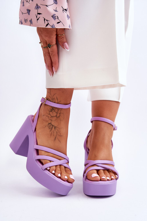 moodsad sandaalid kõrge jämeda kontsaga rihmadega violetset värvi Shemira