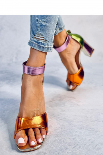 Kõrge kontsaga rihmikud...