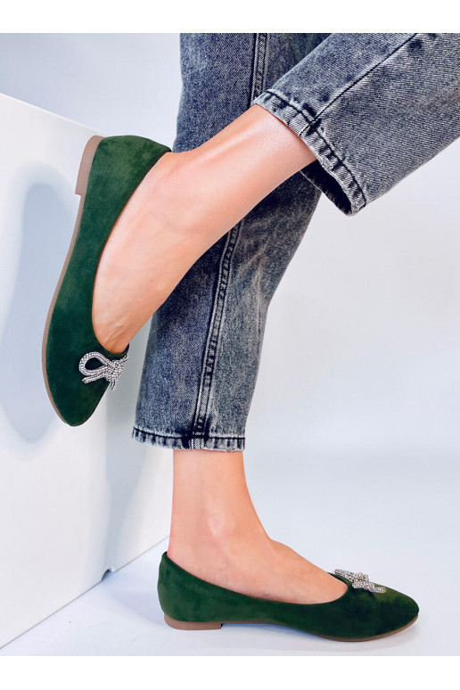 Baleriinad mandlikujulise esiosaga BATTEN GREEN