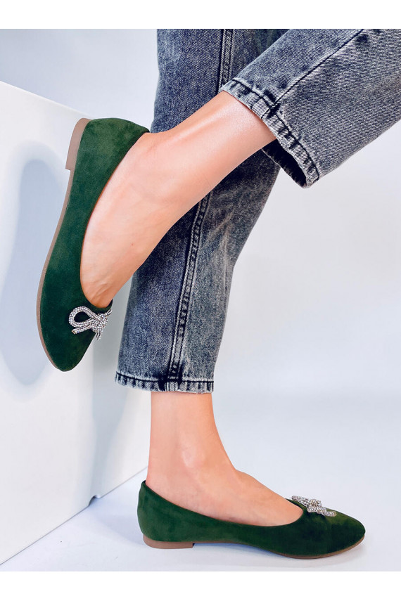 Baleriinad mandlikujulise esiosaga BATTEN GREEN