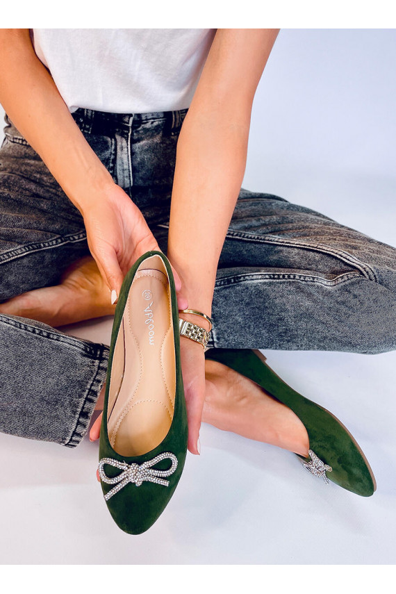 Baleriinad mandlikujulise esiosaga BATTEN GREEN