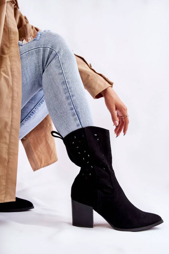   seemisnakhsed kauboistiilis saapad lilledega mustad Ariane