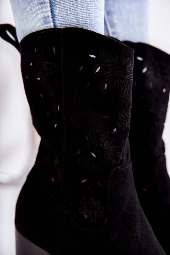   seemisnakhsed kauboistiilis saapad lilledega mustad Ariane