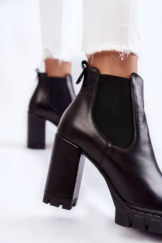   Naiste poolsaapad  kõrge jämeda kontsaga mustad Eldey