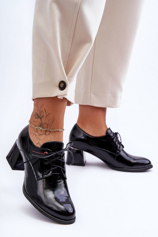 Stiilsed jalanõud   kõrge jämeda kontsaga mustad Keria