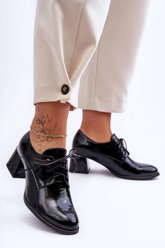 Stiilsed jalanõud   kõrge jämeda kontsaga mustad Keria