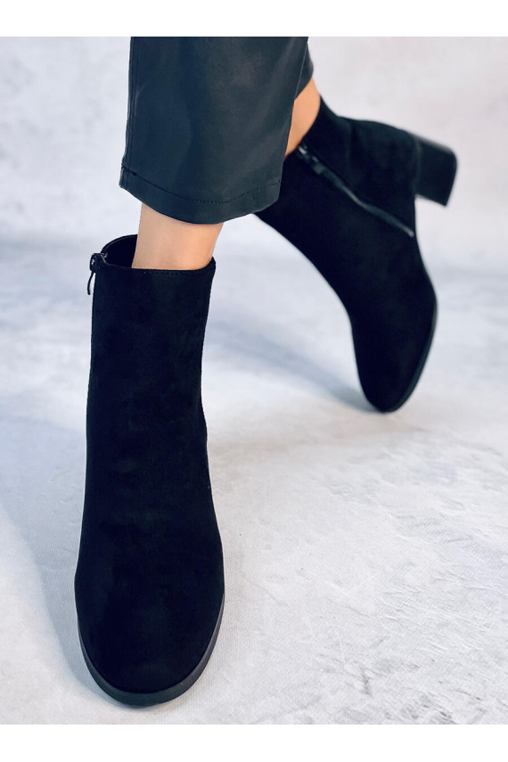 Kontsaga kingad  ANNIE BLACK