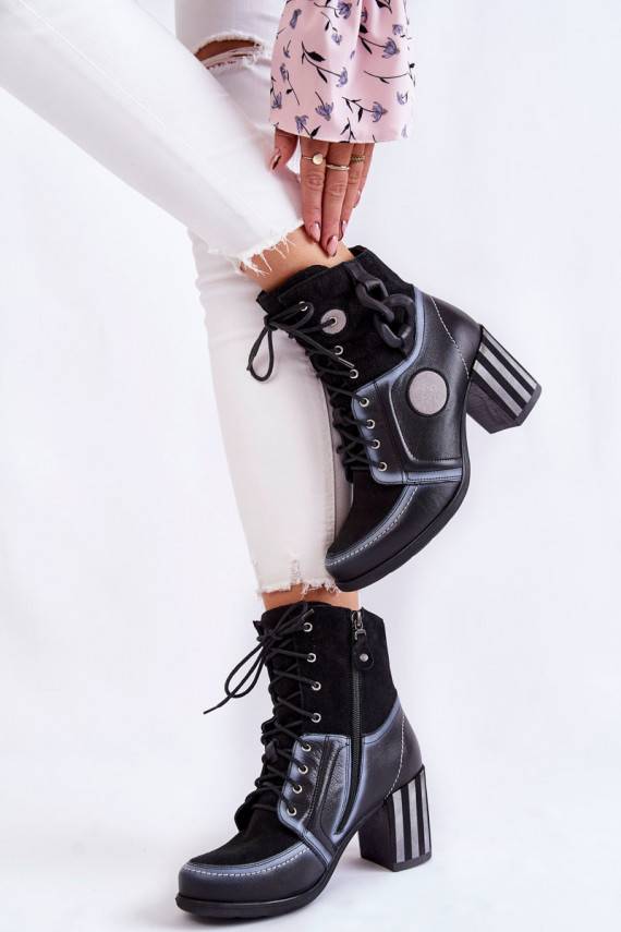 Naiste poolsaapad   05599-01 mustad