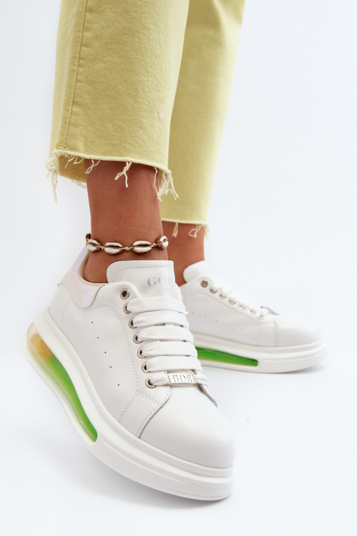 Sneakers tüüpi jalanõud     GOE NN2N4029 valget värvi