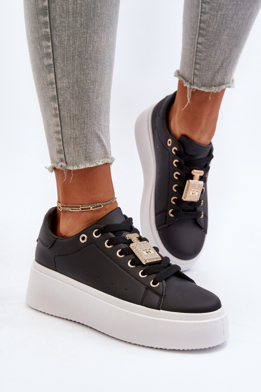 Sneakers tüüpi jalanõud   kaunistustega mustad Celedria