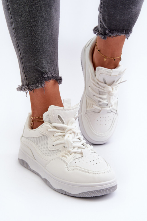 Sneakers tüüpi jalanõud   platvormiga valget värvi Etnaria