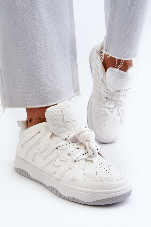 Sneakers tüüpi jalanõud   eko-nahast valget värvi Berilla