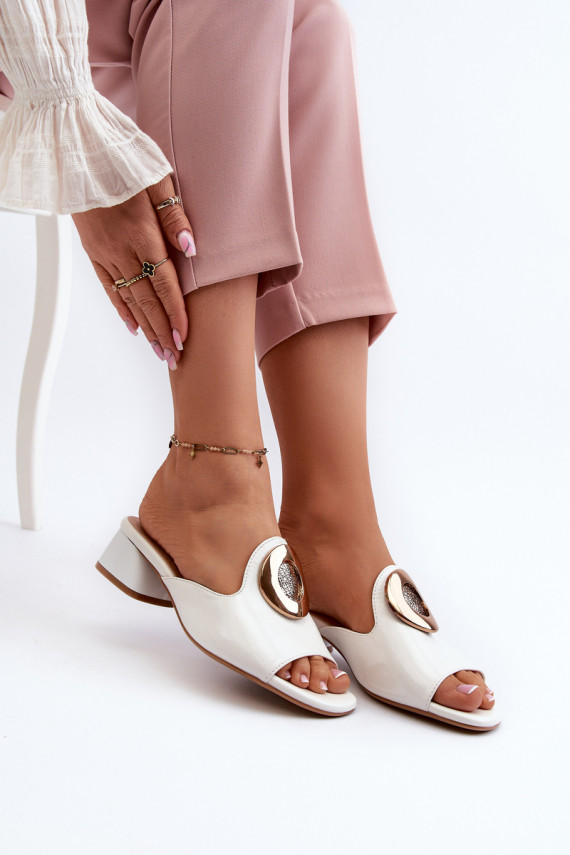 Elegantsed Laque naiste plätud   valget värvi Uzimila