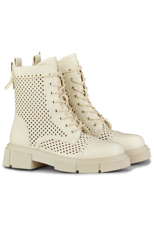 Naiste aetud beežid pitsiga kingad