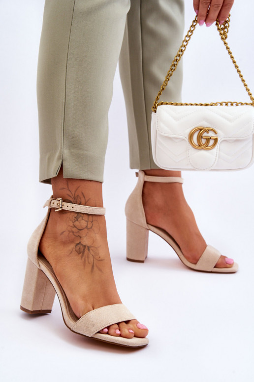   Klassikalise mudeli Seemisnahast kingad beeži värvi Passo