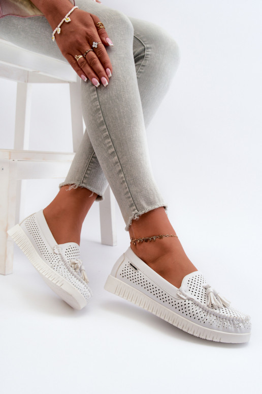 ažuursete elementidega naiste mokassiinid eko-nahast valget värvi Tinami