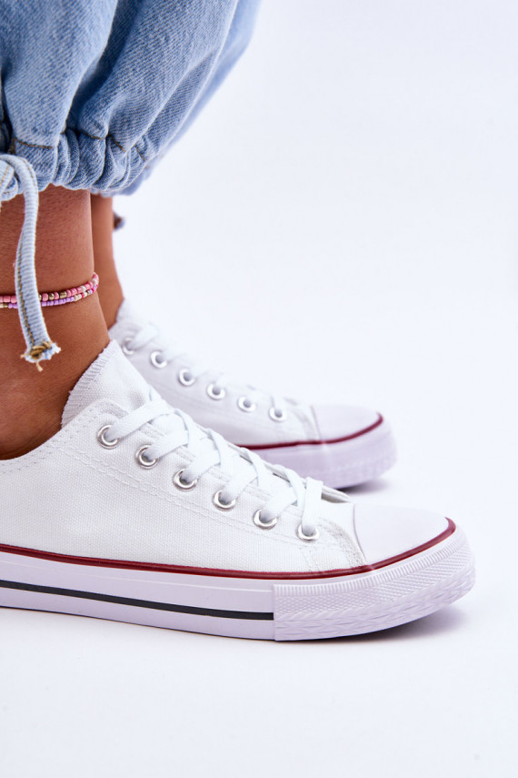 Naiste klassikalises stiilis spordijalatsid valget värvi Vegas