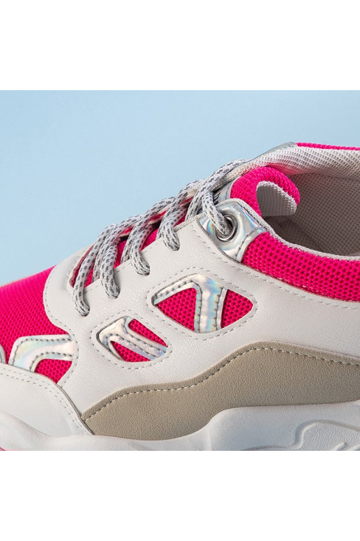 Sneakers tüüpi jalanõud... Sneakers tüüpi jalanõud...