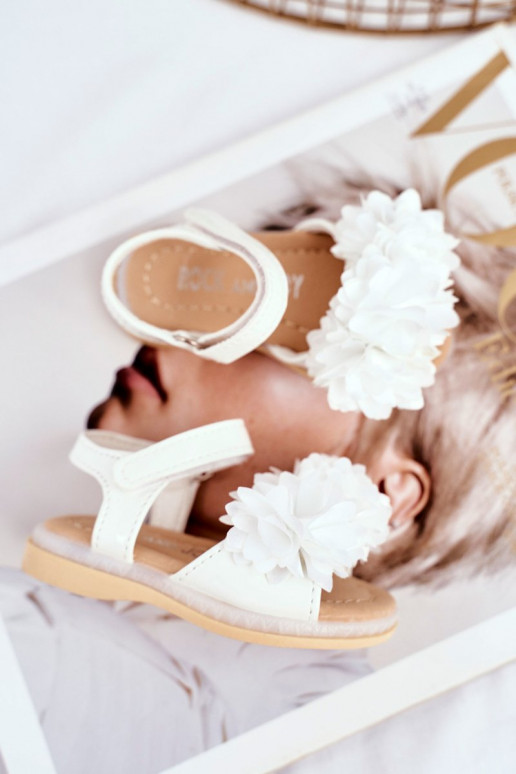 Valged lilledega sandaalid lastele Valged lilledega sandaalid lastele