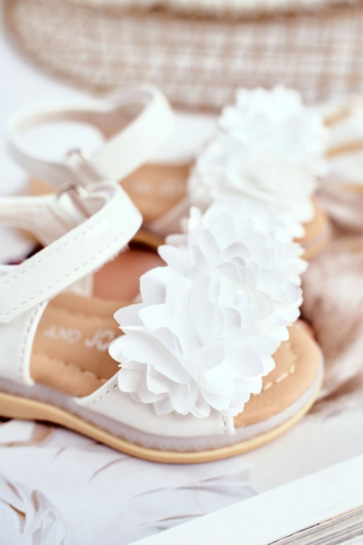 Valged lilledega sandaalid lastele Valged lilledega sandaalid lastele
