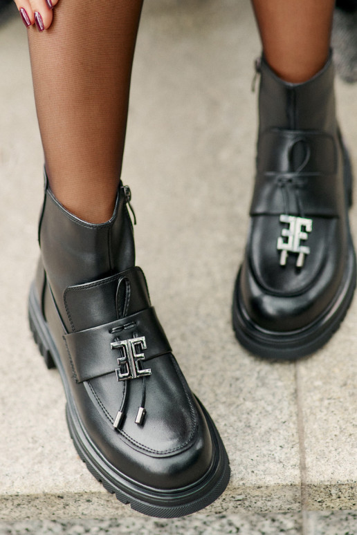 Nahk Naiste poolsaapad laiade nööridega kaunistustega voodriga mustad Asperra