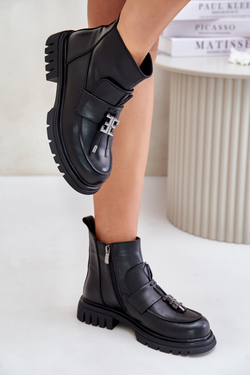 Nahk Naiste poolsaapad laiade nööridega kaunistustega voodriga mustad Asperra