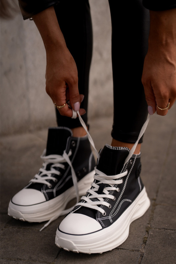 Sneakers stiilis naiste jalanõud roosa värviga, moekad massiivsed tallad Nevela