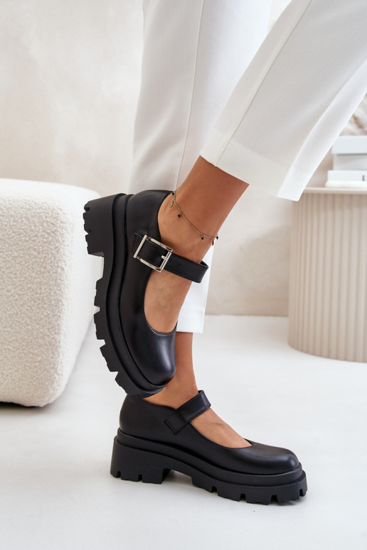 jalatsid Naiselik neetide ja pandlaga mustad Plikuria