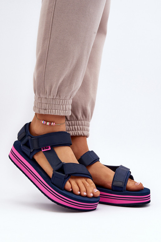 Naistesandaalid platvormiga Lee Cooper LCW-24-05-2754L tumesinist värvi