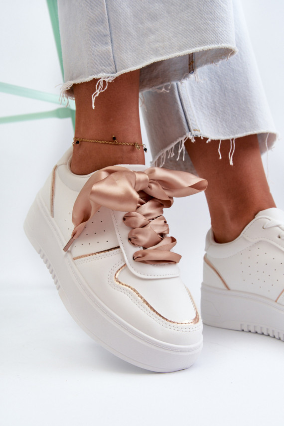 Naiselik Sneakers tüüpi jalanõud platvormiga valget värvi Tessama