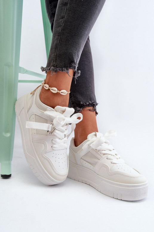 Sneakers tüüpi jalanõud Naiselik platvormiga eko-nahast valget värvi Moun