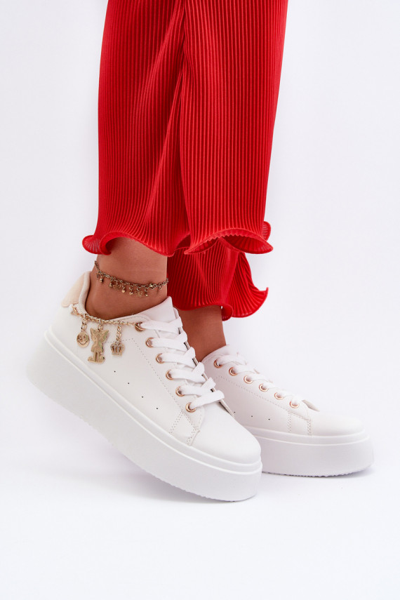 Sneakers tüüpi jalanõud Naiselik platvormiga Ripatsidega valget värvi Tivissa
