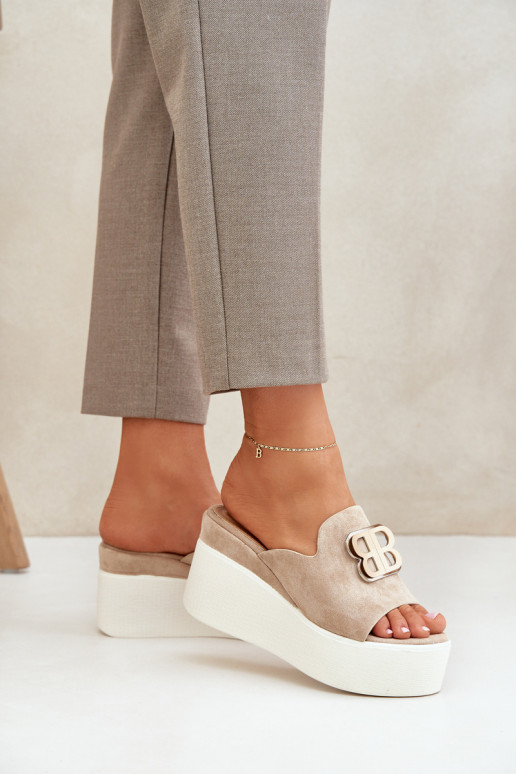 Sussid platvormiga I Koturnie kaunistustega beeži värvi Tanonea