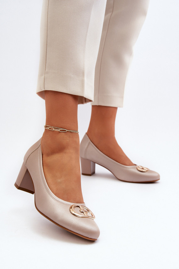 Kingad madalate kontsadega kaunistustega beeži värvi Aeliris