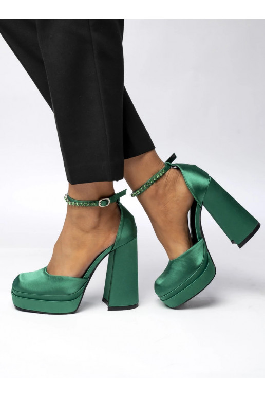 Naiselik Kingad platvormiga LARISSA GREEN
