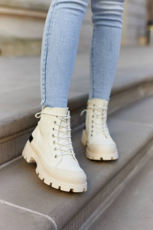 Naiste poolsaapad Elevandiluu värvi...