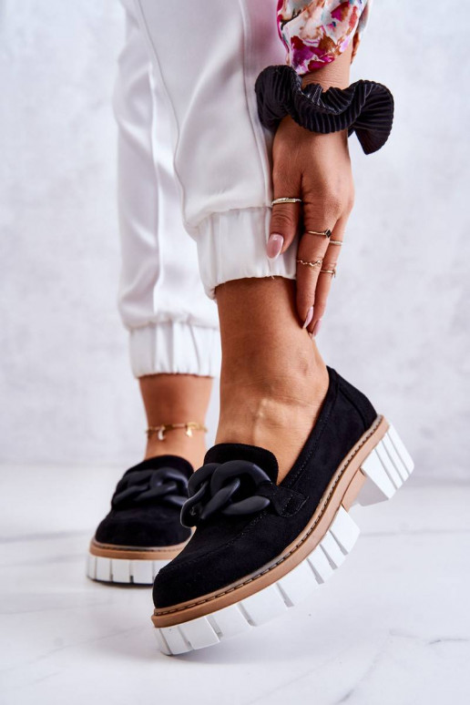 Seemisnakhsed jalatsid kaunistustega...