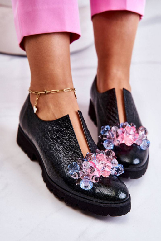 Elegantsed jalatsid kaunistustega...