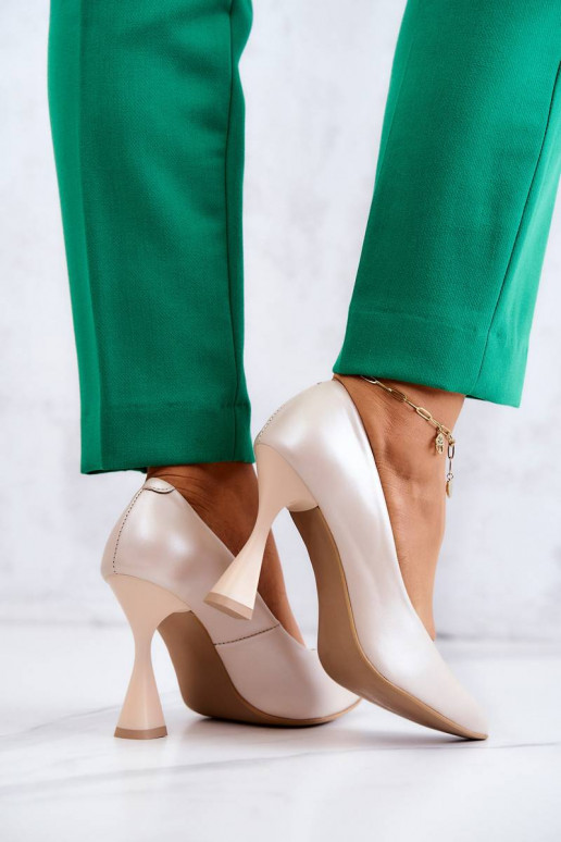 Moekad Kingad Shoes beeži värvi